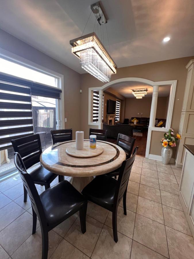 Spacious Detached In Brampton Dış mekan fotoğraf